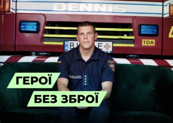 Телеканал Надія // Диванчик // ДСНС України: інтерв’ю з рятувальником про небезпеку під час війни / робота ДСНС під час війни