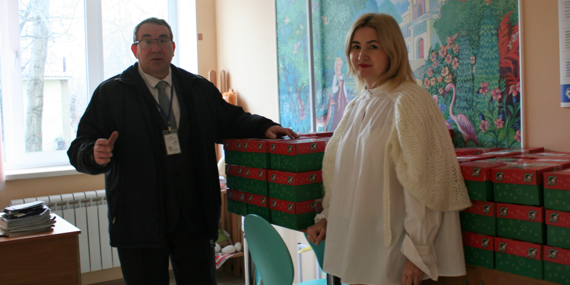 Подарунки для дітей від благодійного фонду «Samaritan`s Purse» передали Кременчуцькій міській дитячій лікарні представники капеланської служби Церкви адвентистів сьомого дня.