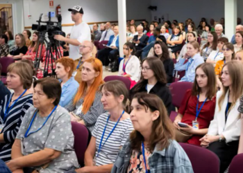 ADRA Україна представила освітні проєкти на конгресі вчителів у Бучі