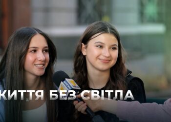 Телеканал Надія // Диванчик // Чи заважають українцям відключення світла? Соцопитування