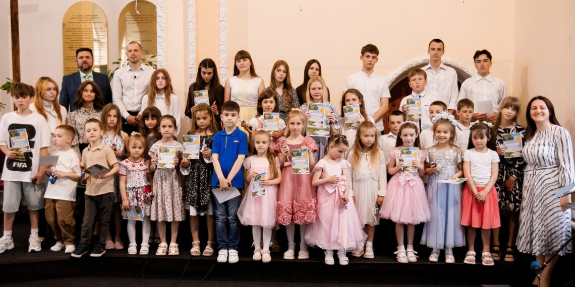 Дитячий фестиваль творчості «Яскраво світи!» в Умані